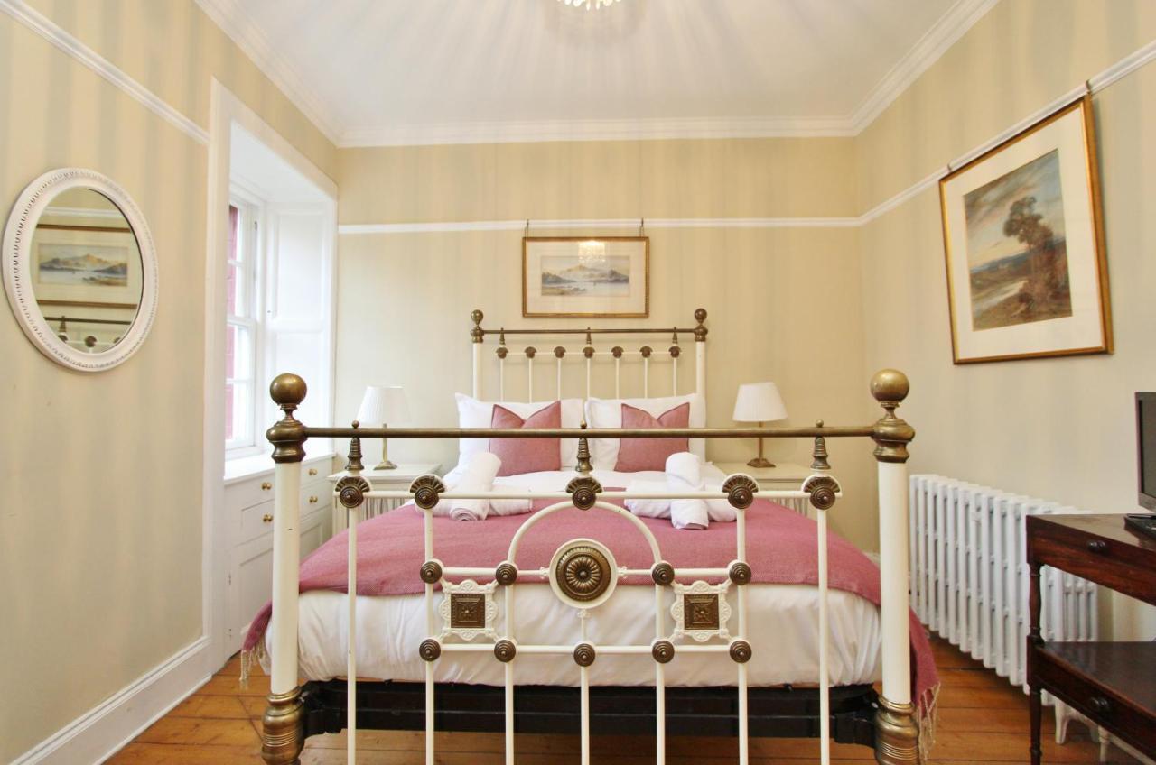 Elegant 3-Bedroom Ramsay Garden Apartment In Edinburgh City Centre Экстерьер фото