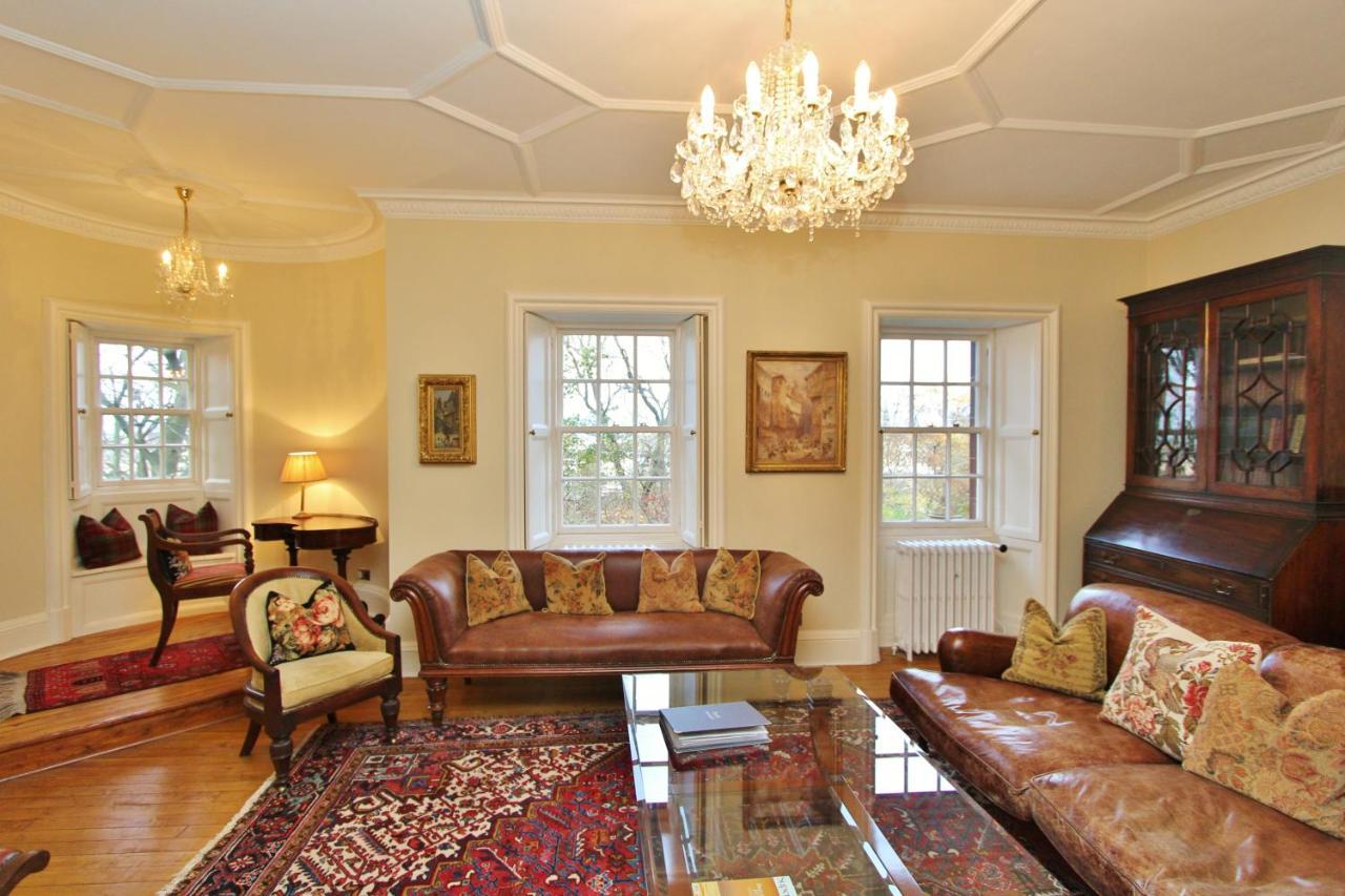 Elegant 3-Bedroom Ramsay Garden Apartment In Edinburgh City Centre Экстерьер фото