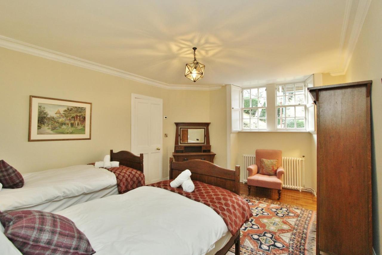 Elegant 3-Bedroom Ramsay Garden Apartment In Edinburgh City Centre Экстерьер фото