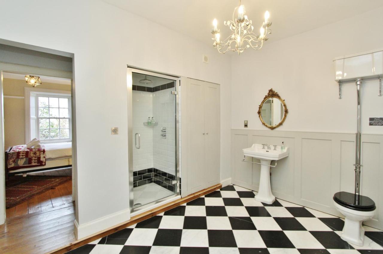 Elegant 3-Bedroom Ramsay Garden Apartment In Edinburgh City Centre Экстерьер фото