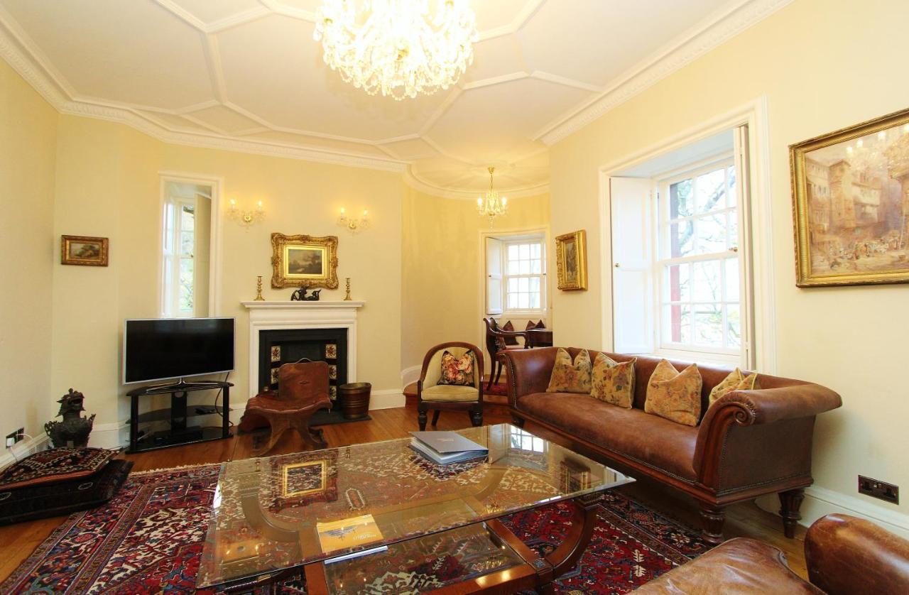 Elegant 3-Bedroom Ramsay Garden Apartment In Edinburgh City Centre Экстерьер фото